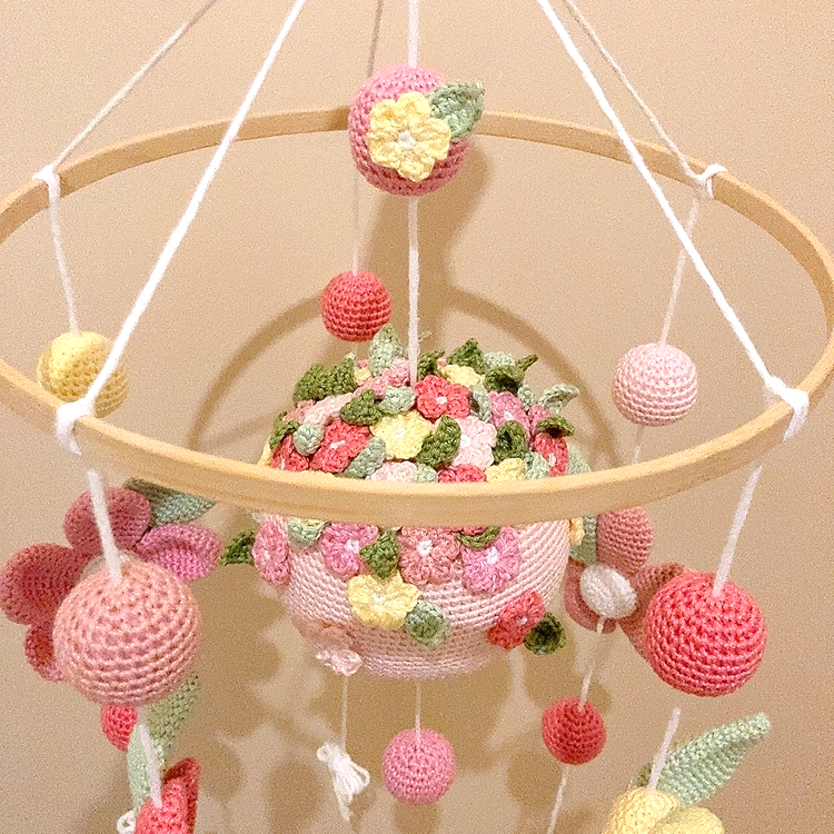 Mobile Bébé musical "Planète de fleurs" MÔBi MÛBi