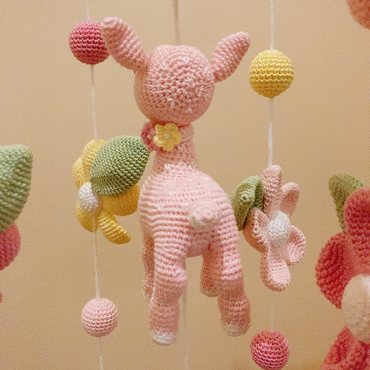 Mobile Bébé Floral en Crochet